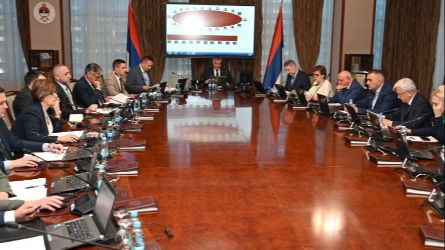 Vlada RS usvojila uredbu o prebacivanju radnika iz državnih u enitetske institucije